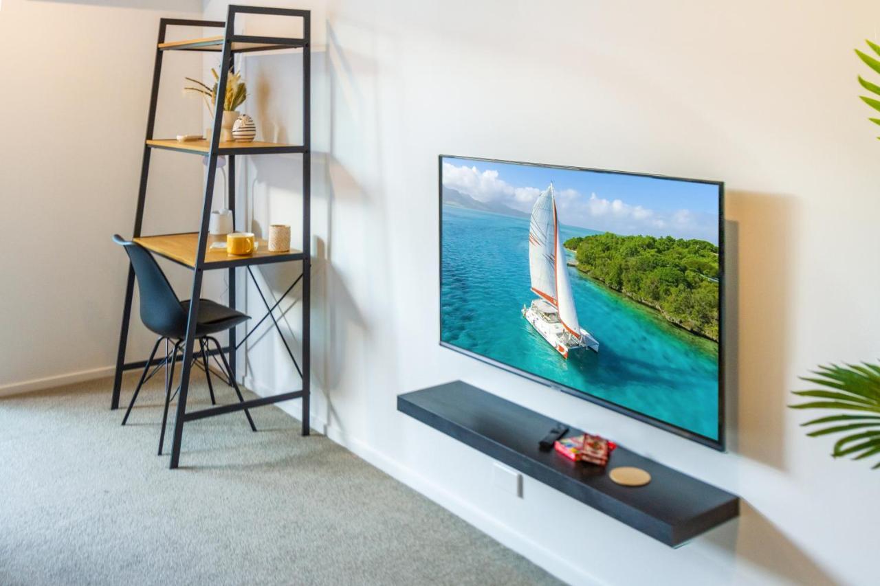 City Lights Retreat With Carpark 2 Bed 2 Bath Κράισττσερτς Εξωτερικό φωτογραφία