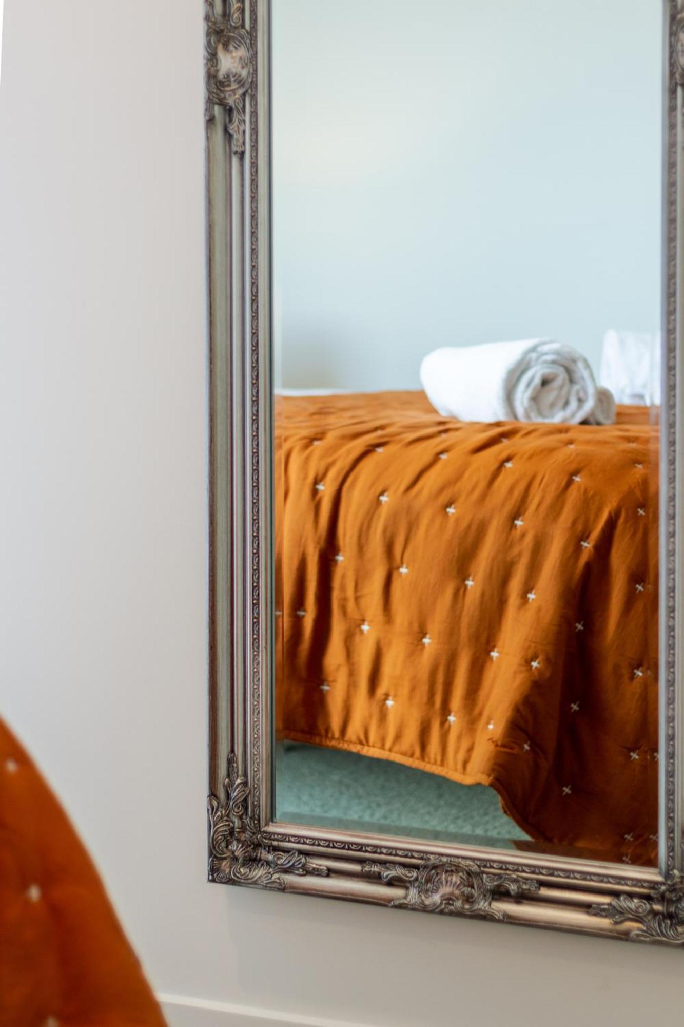 City Lights Retreat With Carpark 2 Bed 2 Bath Κράισττσερτς Εξωτερικό φωτογραφία